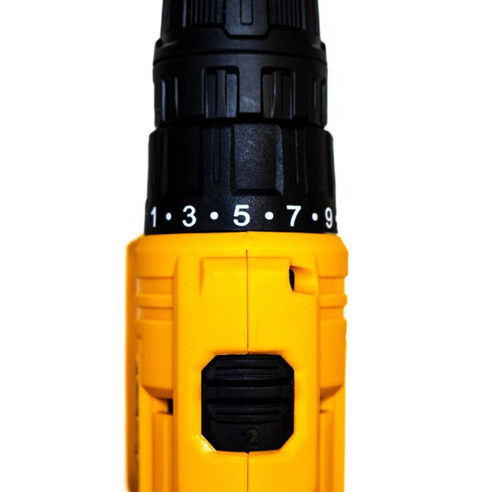 Taladro Atornillador + Bateria 1.5 Ah con Cargador 20V 10mm
