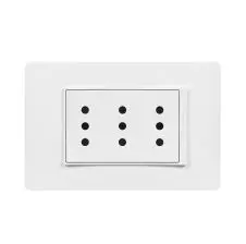 Enchufe Triple 10A LUZICA Blanco PU1313 BTICINO