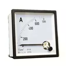 Amperímetro Analógico 96x96mm 0-600-1200A /5A METERTEK