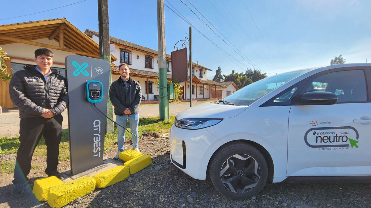 Cargador eléctrico Orbis instalado por Vitel Energía en Viña Ravanal, Valle de Colchagua