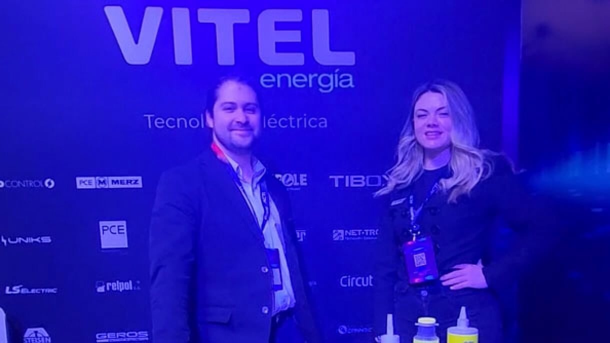 stand de vitel energía con productos orbis solis y soluna durante la cumbre tecnológica stand de vitel energía con productos orbis solis y soluna durante la cumbre tecnológica