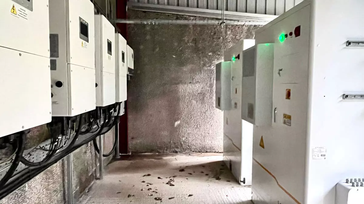 equipo de almacenamiento soluna para optimizar energía solar e inyectar a la red en chile