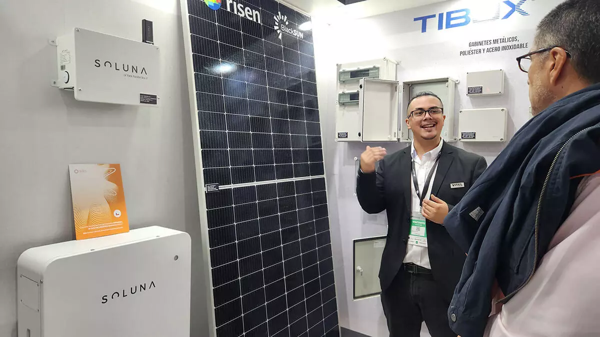 Nuestros productos de energías renovables: paneles solares Risen, baterías soluna e inversores Solis