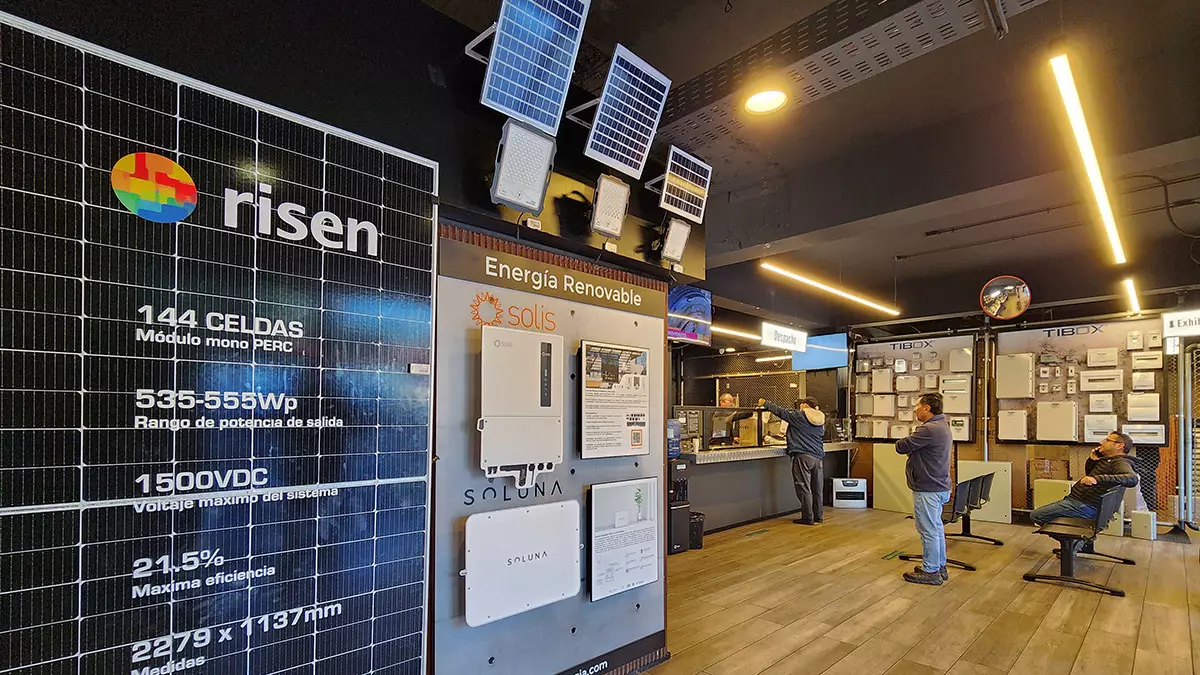 Nuestros productos de energías renovables: paneles solares Risen, baterías soluna e inversores Solis